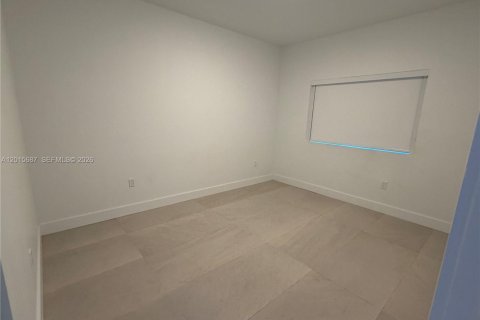 Villa ou maison à louer à Miami, Floride: 2 chambres, 92.16 m2 № 2084846 - photo 6