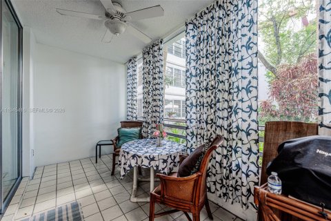 Condo in Lauderdale Lakes, Florida, 1 bedroom  № 2052812 - photo 13