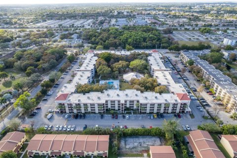 Condo in Lauderdale Lakes, Florida, 1 bedroom  № 2052812 - photo 20