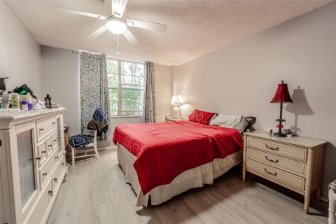 Condo in Lauderdale Lakes, Florida, 1 bedroom  № 2052812 - photo 12