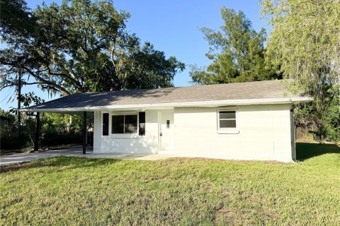 House in Ruskin, Florida 3 bedrooms, 119.01 sq.m. № 2431139