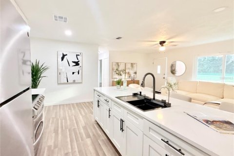 House in Ruskin, Florida 3 bedrooms, 119.01 sq.m. № 2431139 - photo 11