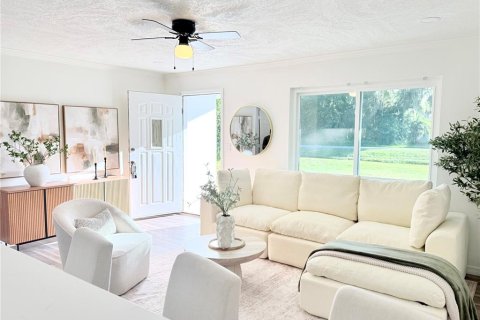 House in Ruskin, Florida 3 bedrooms, 119.01 sq.m. № 2431139 - photo 12
