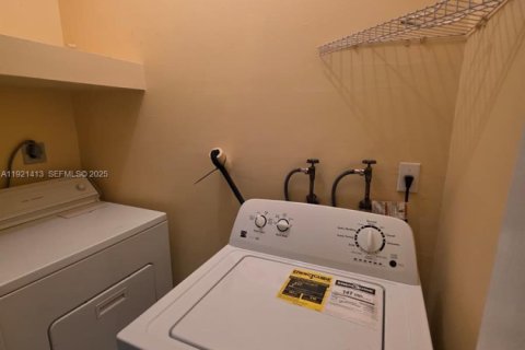 Copropriété à louer à Miami, Floride: 1 chambre, 61.32 m2 № 1975450 - photo 7