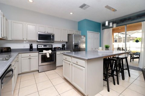 House in Kissimmee, Florida 6 bedrooms, 267.65 sq.m. № 2229285 - photo 5
