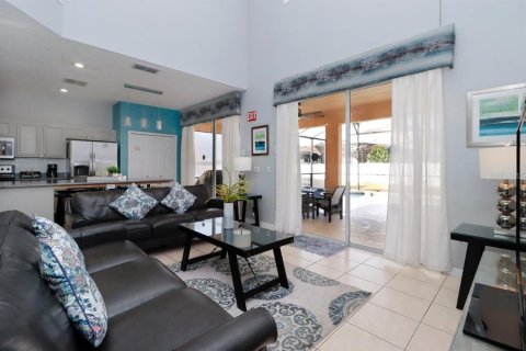 House in Kissimmee, Florida 6 bedrooms, 267.65 sq.m. № 2229285 - photo 15