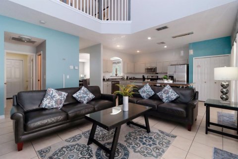 House in Kissimmee, Florida 6 bedrooms, 267.65 sq.m. № 2229285 - photo 3