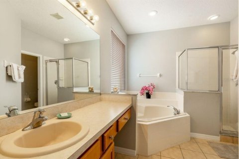 House in Kissimmee, Florida 6 bedrooms, 267.65 sq.m. № 2229285 - photo 19
