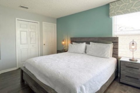 House in Kissimmee, Florida 6 bedrooms, 267.65 sq.m. № 2229285 - photo 23