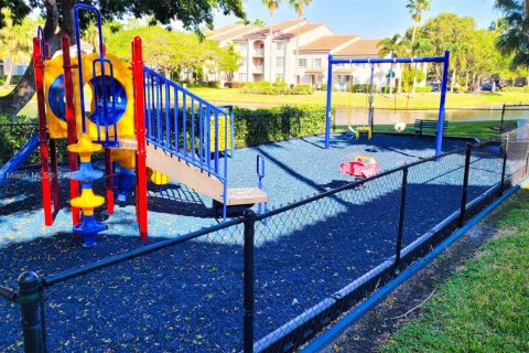 Condo in Miramar, Florida, 2 bedrooms  № 1967679 - photo 22