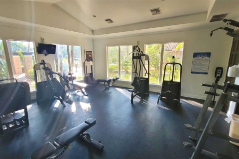 Condo in Miramar, Florida, 2 bedrooms  № 1967679 - photo 17