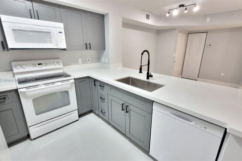 Condo in Miramar, Florida, 2 bedrooms  № 1967679