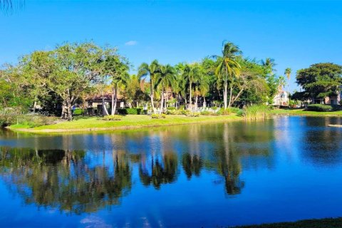 Condo in Miramar, Florida, 2 bedrooms  № 1967679 - photo 20