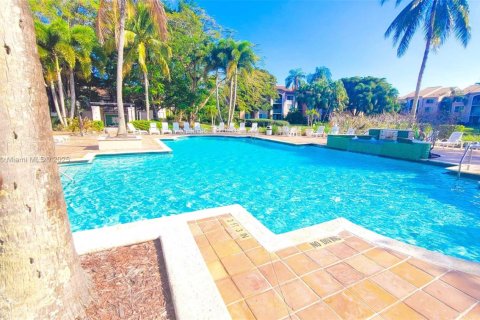 Condo in Miramar, Florida, 2 bedrooms  № 1967679 - photo 24