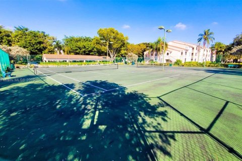 Condo in Miramar, Florida, 2 bedrooms  № 1967679 - photo 23