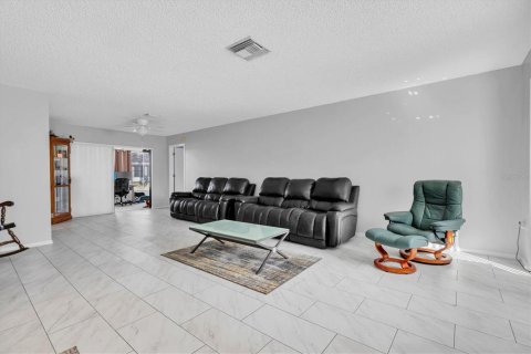 Villa ou maison à vendre à Spring Hill, Floride: 2 chambres, 166.11 m2 № 2211650 - photo 8