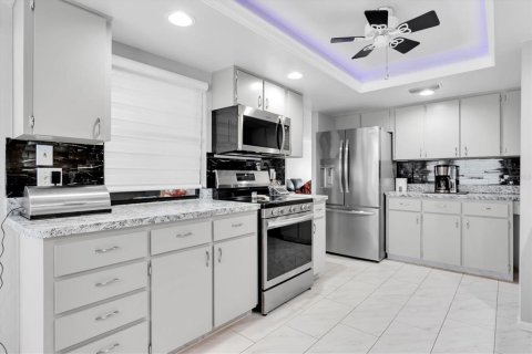 Villa ou maison à vendre à Spring Hill, Floride: 2 chambres, 166.11 m2 № 2211650 - photo 13