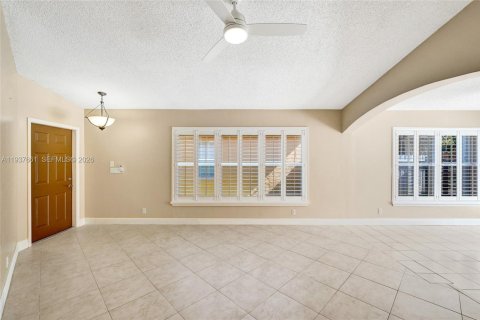 House in Pembroke Pines, Florida 3 bedrooms, 128.86 sq.m. № 2003878 - photo 15