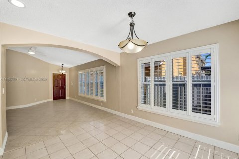 House in Pembroke Pines, Florida 3 bedrooms, 128.86 sq.m. № 2003878 - photo 17