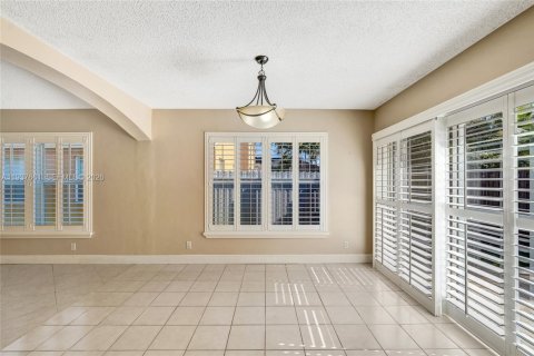 House in Pembroke Pines, Florida 3 bedrooms, 128.86 sq.m. № 2003878 - photo 18