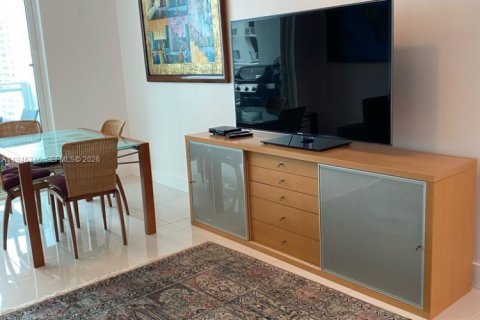 Condo in Miami, Florida, 1 bedroom  № 2002572 - photo 3