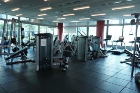 Condo in Miami, Florida, 1 bedroom  № 2002572 - photo 27