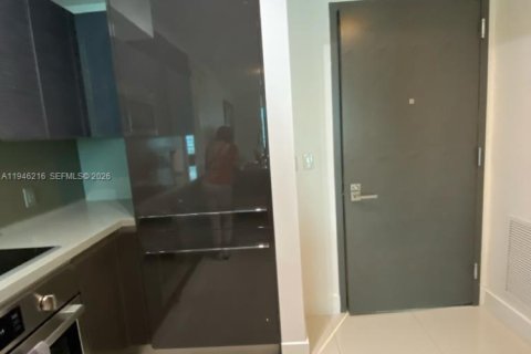 Condo in Miami, Florida, 1 bedroom  № 2002572 - photo 8