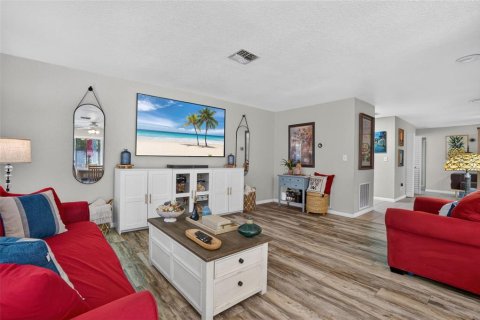 Villa ou maison à vendre à Seminole, Floride: 4 chambres, 156.45 m2 № 2413972 - photo 21