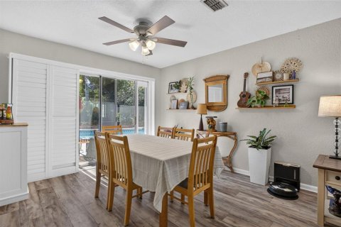 Villa ou maison à vendre à Seminole, Floride: 4 chambres, 156.45 m2 № 2413972 - photo 16