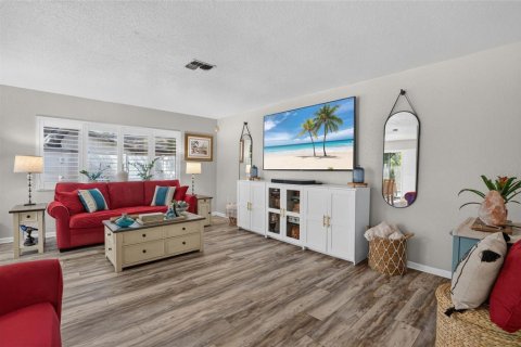Villa ou maison à vendre à Seminole, Floride: 4 chambres, 156.45 m2 № 2413972 - photo 18