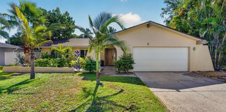 Villa ou maison à Seminole, Floride 4 chambres, 156.45 m2 № 2413972