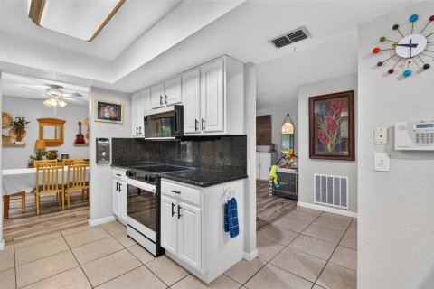 Villa ou maison à vendre à Seminole, Floride: 4 chambres, 156.45 m2 № 2413972 - photo 8