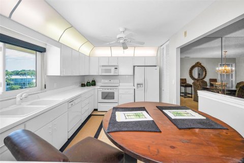Купить кондоминиум в Беллеэйр Блафс, Флорида 4 комнаты, 145.39м2, № 2151470 - фото 9