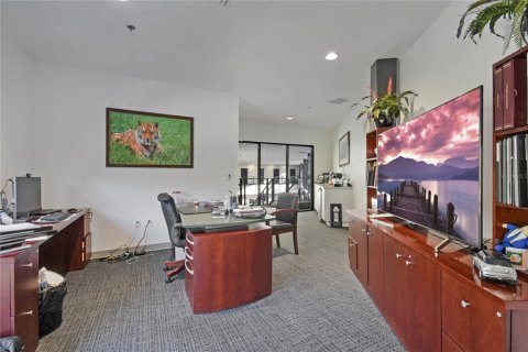 Commercial property in Jacksonville, Florida № 1518839 - photo 22