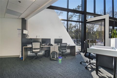 Commercial property in Jacksonville, Florida № 1518839 - photo 17