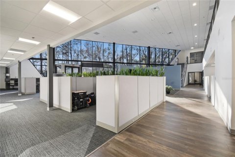 Commercial property in Jacksonville, Florida № 1518839 - photo 18
