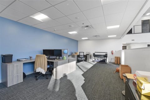 Commercial property in Jacksonville, Florida № 1518839 - photo 19