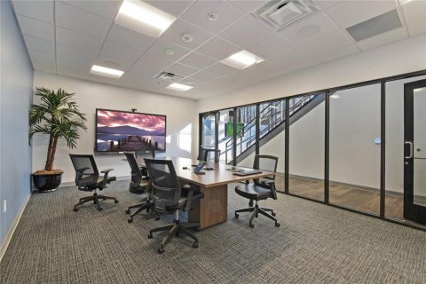 Commercial property in Jacksonville, Florida № 1518839 - photo 5