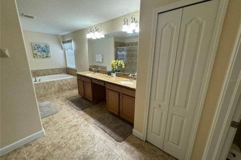 Casa en alquiler en Kissimmee, Florida, 6 dormitorios, 305.74 m2 № 1376408 - foto 20