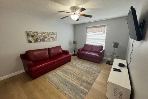 Casa en alquiler en Kissimmee, Florida, 6 dormitorios, 305.74 m2 № 1376408 - foto 17