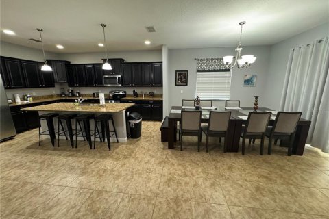 Casa en alquiler en Kissimmee, Florida, 6 dormitorios, 305.74 m2 № 1376408 - foto 6
