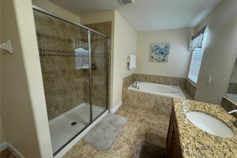 Casa en alquiler en Kissimmee, Florida, 6 dormitorios, 305.74 m2 № 1376408 - foto 21
