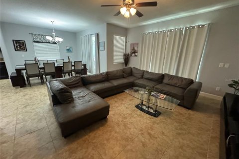 Casa en alquiler en Kissimmee, Florida, 6 dormitorios, 305.74 m2 № 1376408 - foto 10