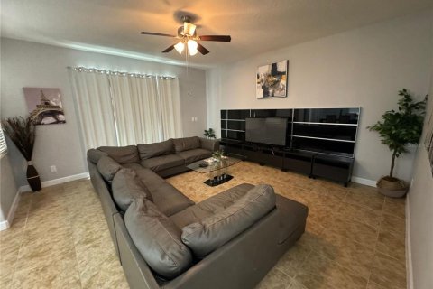 Casa en alquiler en Kissimmee, Florida, 6 dormitorios, 305.74 m2 № 1376408 - foto 11