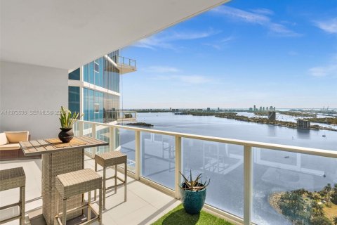 Copropriété à louer à Miami, Floride: 3 chambres, 158.68 m2 № 2190805 - photo 13
