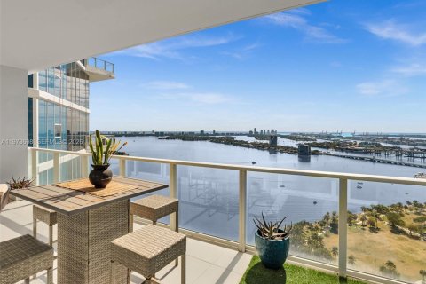 Copropriété à louer à Miami, Floride: 3 chambres, 158.68 m2 № 2190805 - photo 17
