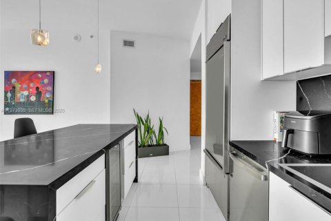 Copropriété à louer à Miami, Floride: 3 chambres, 158.68 m2 № 2190805 - photo 4