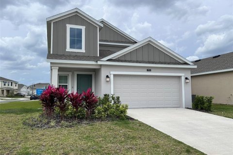 House in Kissimmee, Florida 5 bedrooms, 221.85 sq.m. № 1580973 - photo 1