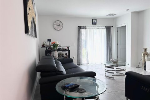 House in Kissimmee, Florida 5 bedrooms, 221.85 sq.m. № 1580973 - photo 11