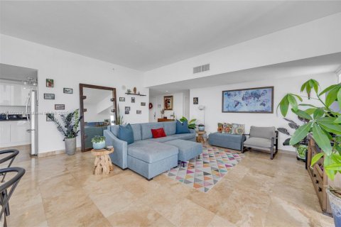 Condo in North Bay Village, Florida, 3 bedrooms  № 1980556 - photo 18